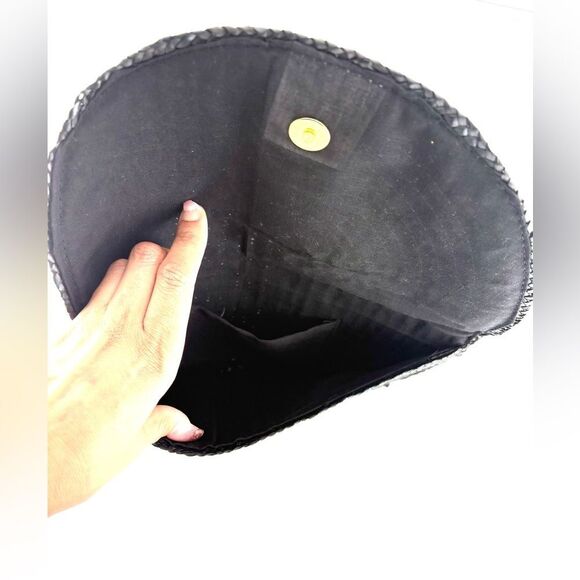 Black Woven Raffia Large Clutch NWOT - 12" x 8" - Picture 3 of 5